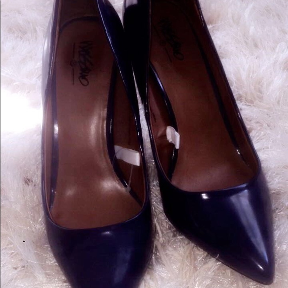 I Cinderella Shoes! 💜 kinda blueish/Purple